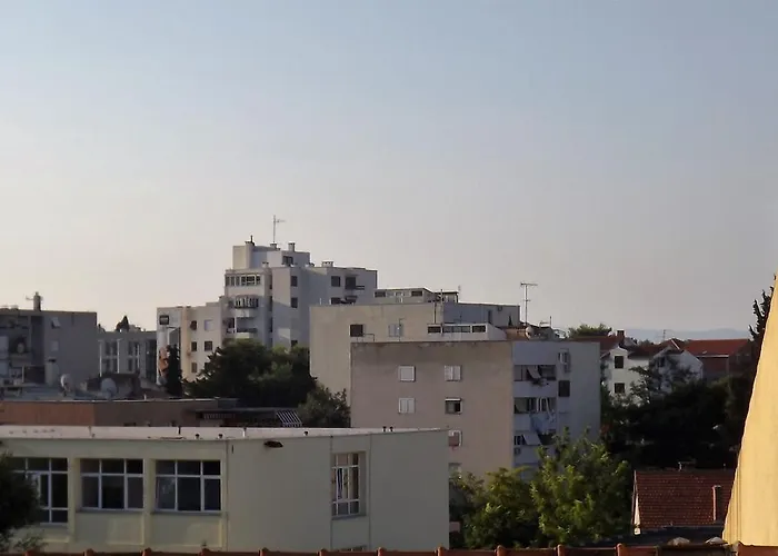 Holidays 16 * سبليت