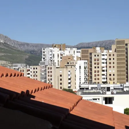 Appartement Holidays 16 *