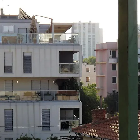 Appartement Holidays 16 *