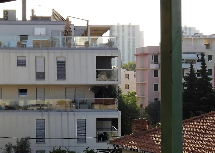 Διαμέρισμα Holidays 16 *